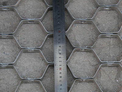 石化龜甲網(wǎng)防腐涂層技術(shù)